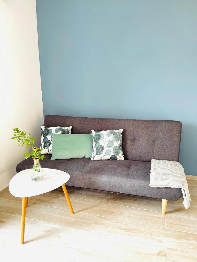 Chic Sea Front Apartment With Breathtaking Kotor Bay View ドニ・ストリヴ エクステリア 写真